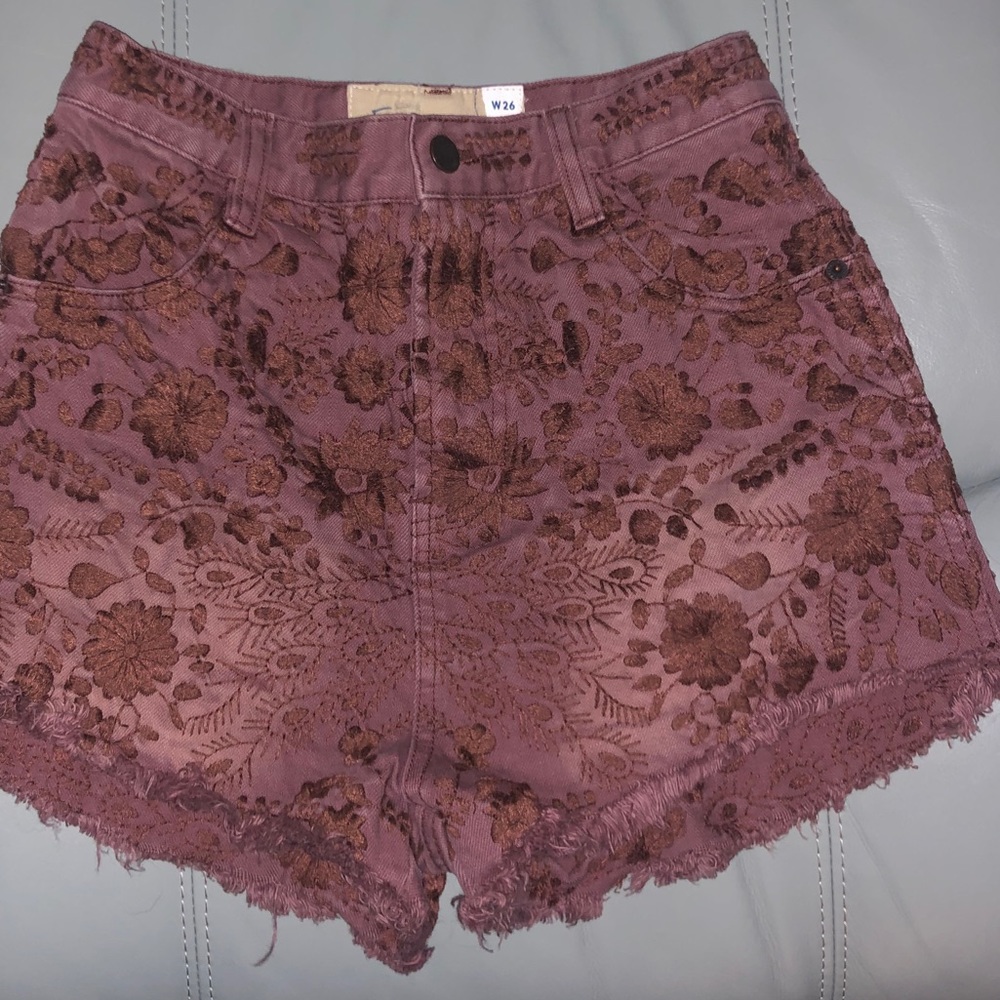 Free People Etienne embroidered cut off jean shorts raw edge hem
